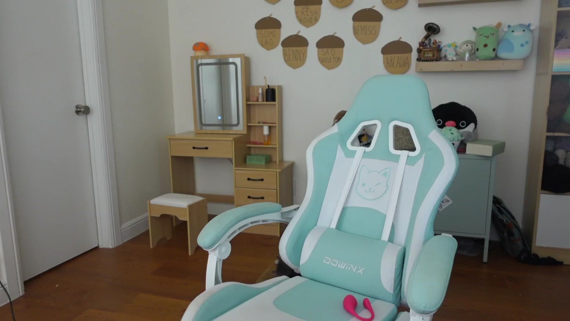Gallery image thumbnail from Lil_blueberry's myfreecams stream on, 09/07/2024, 20:43 image 8 of 20