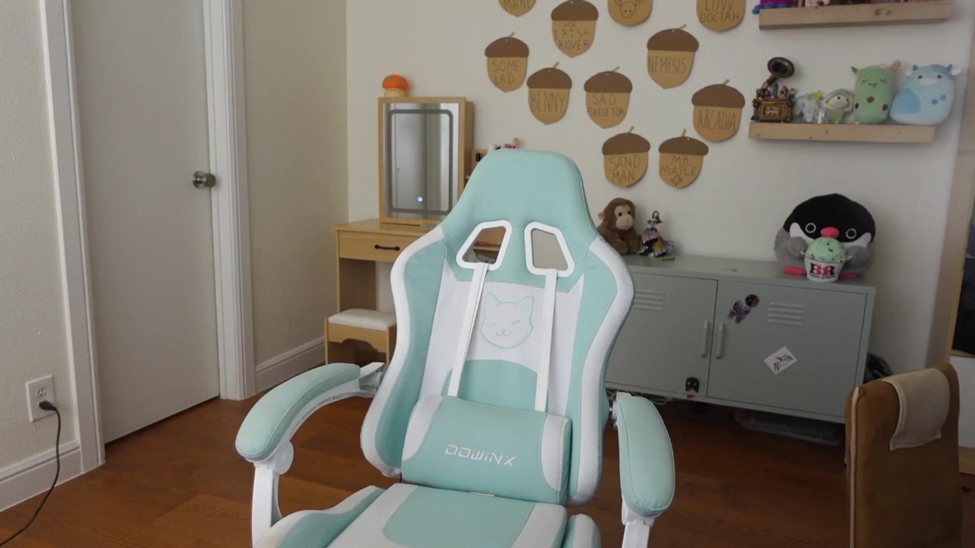 Gallery image thumbnail from Lil_blueberry's myfreecams stream on, 09/18/2024, 03:25 image 3 of 20