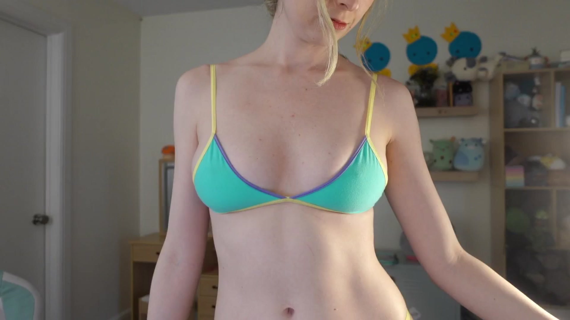 Gallery image thumbnail from Lil_blueberry's myfreecams stream on, 09/23/2024, 21:10 image 20 of 20