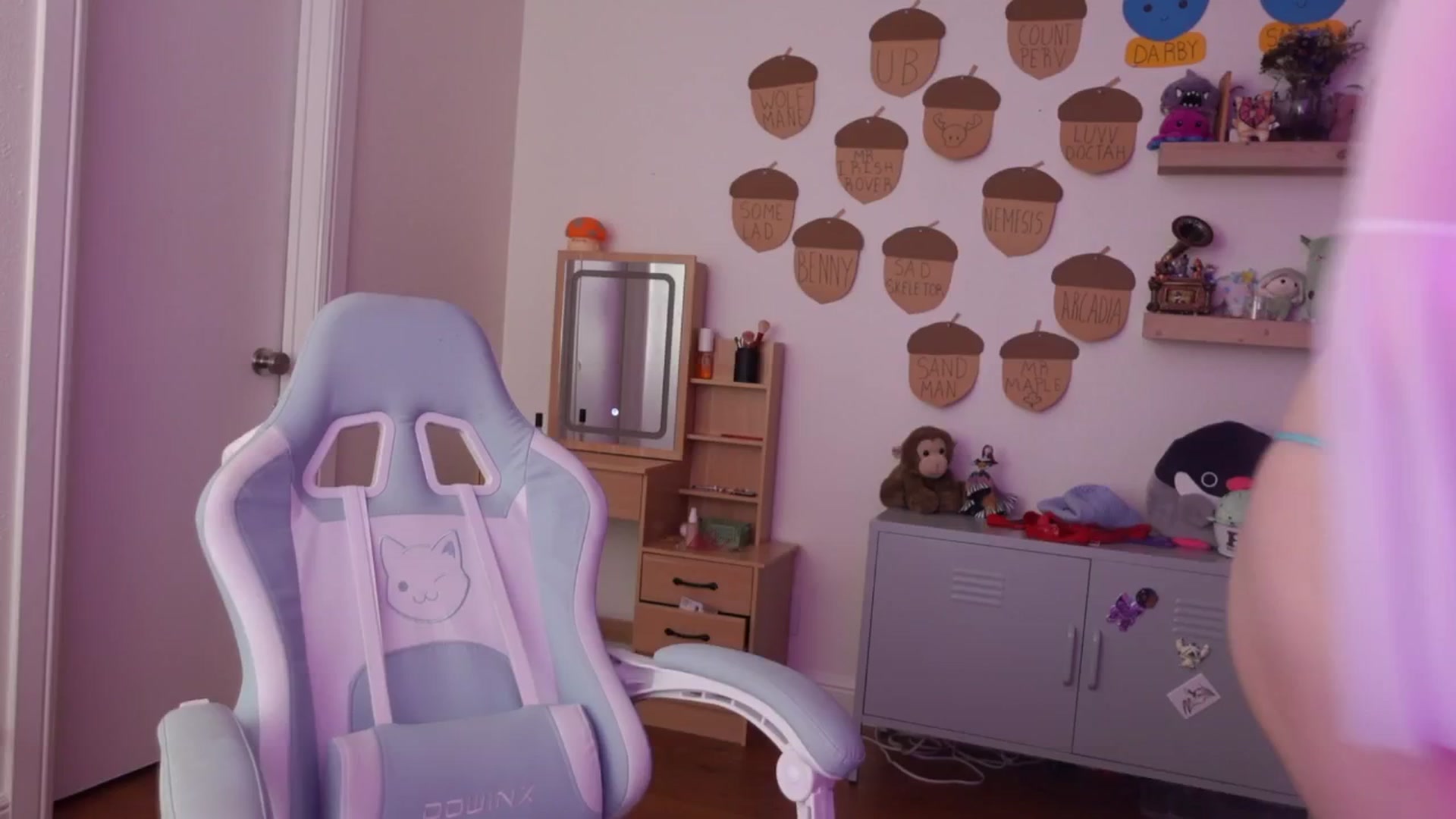 Gallery image thumbnail from Lil_blueberry's myfreecams stream on, 10/01/2024, 03:30 image 17 of 20