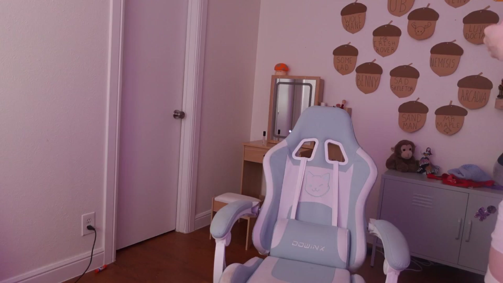 Gallery image thumbnail from Lil_blueberry's myfreecams stream on, 10/01/2024, 03:30 image 15 of 20