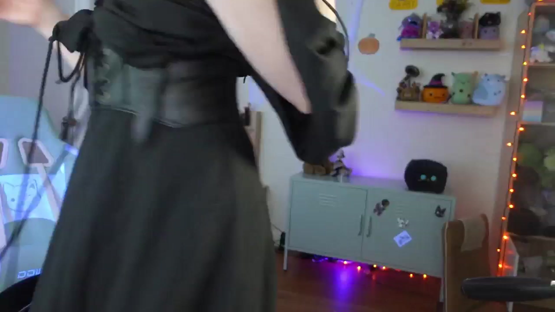 Gallery image thumbnail from Lil_blueberry's myfreecams stream on, 10/04/2024, 03:38 image 6 of 20
