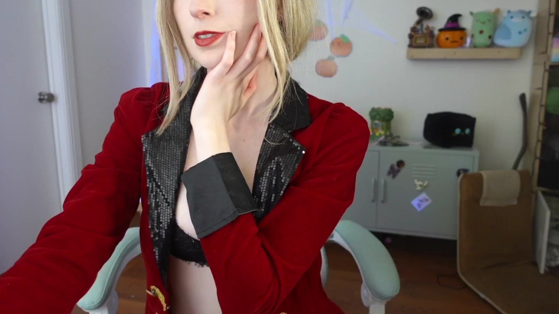Gallery image thumbnail from Lil_blueberry's myfreecams stream on, 10/09/2024, 03:29 image 10 of 20