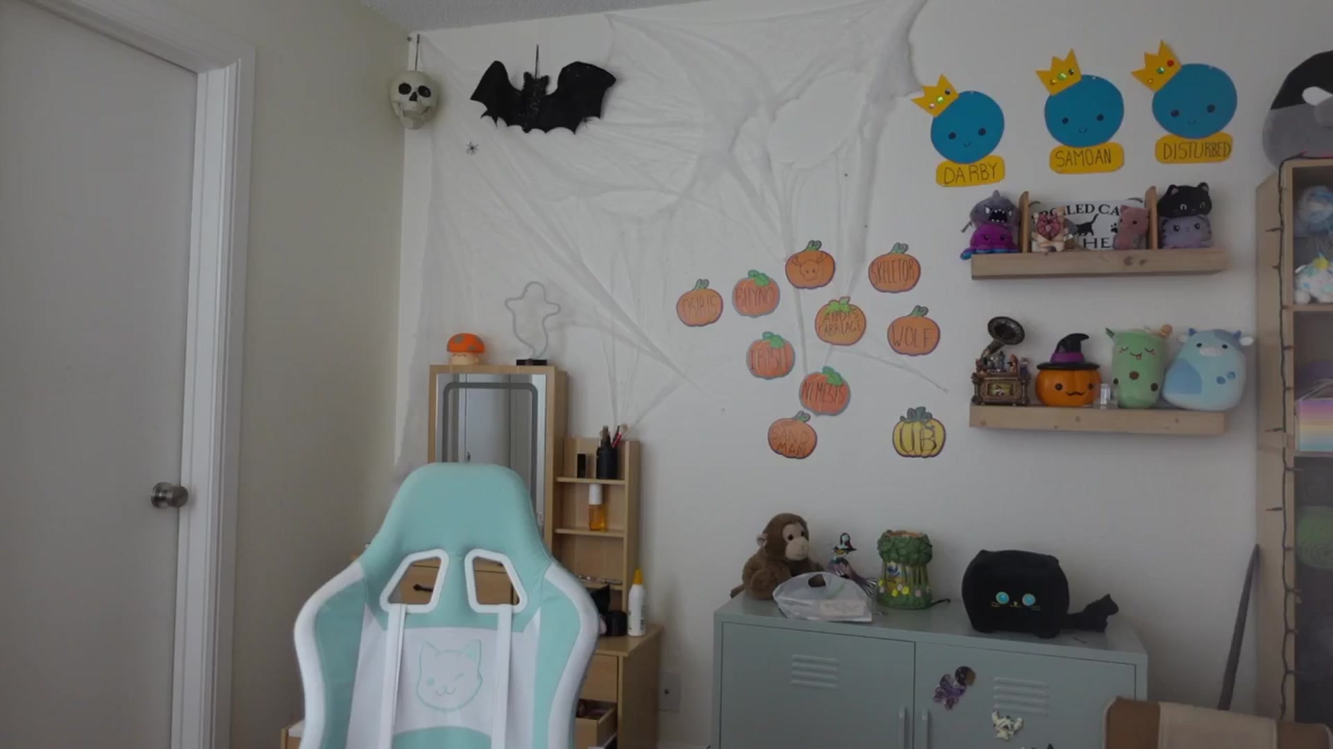 Gallery image thumbnail from Lil_blueberry's myfreecams stream on, 10/23/2024, 02:47 image 17 of 20