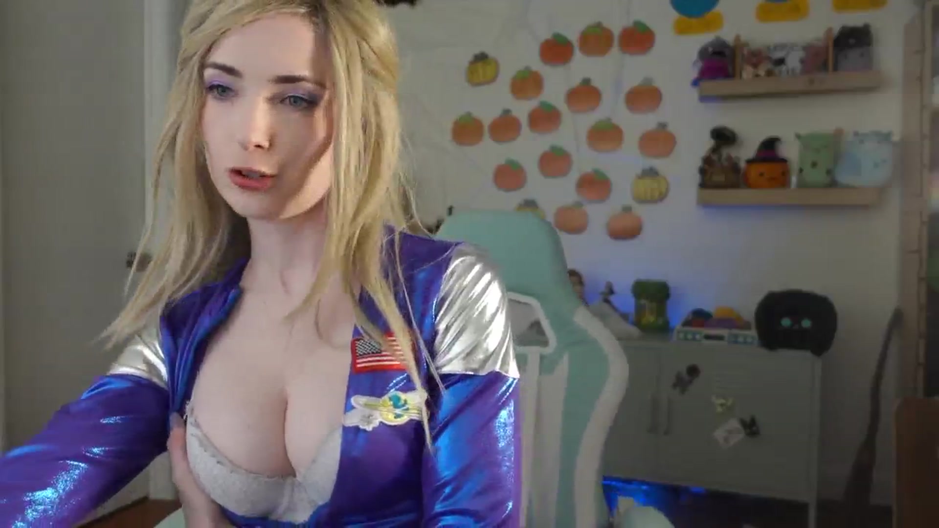 Gallery image thumbnail from Lil_blueberry's myfreecams stream on, 10/24/2024, 03:21 image 11 of 20
