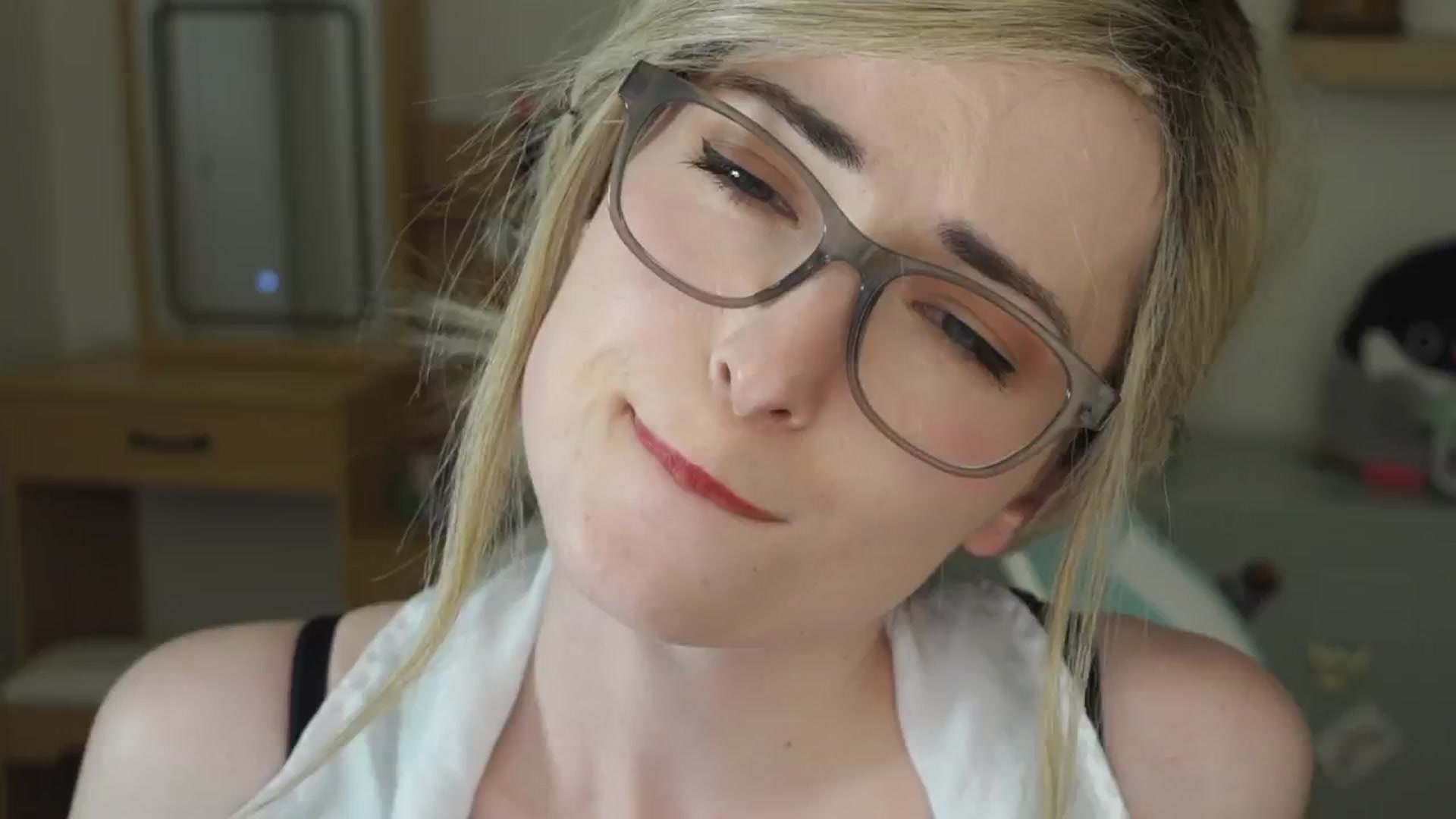 Gallery image thumbnail from Lil_blueberry's myfreecams stream on, 11/07/2024, 04:48 image 16 of 20