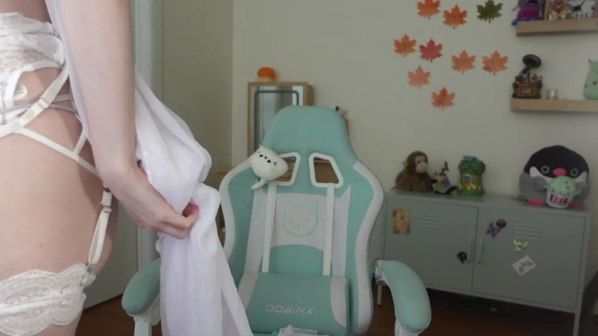 Gallery image thumbnail from Lil_blueberry's myfreecams stream on, 11/11/2024, 02:34 image 17 of 20