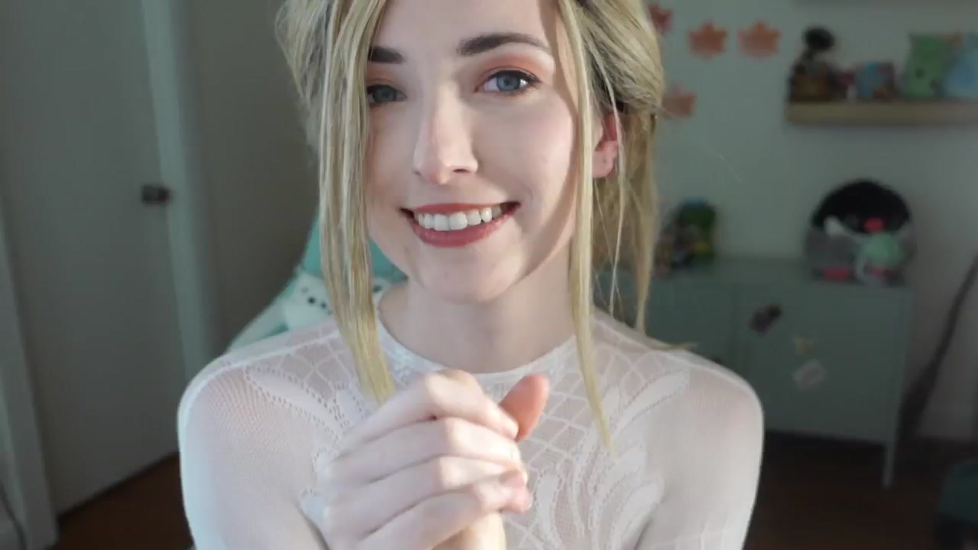 Gallery image thumbnail from Lil_blueberry's myfreecams stream on, 11/13/2024, 03:45 image 12 of 20