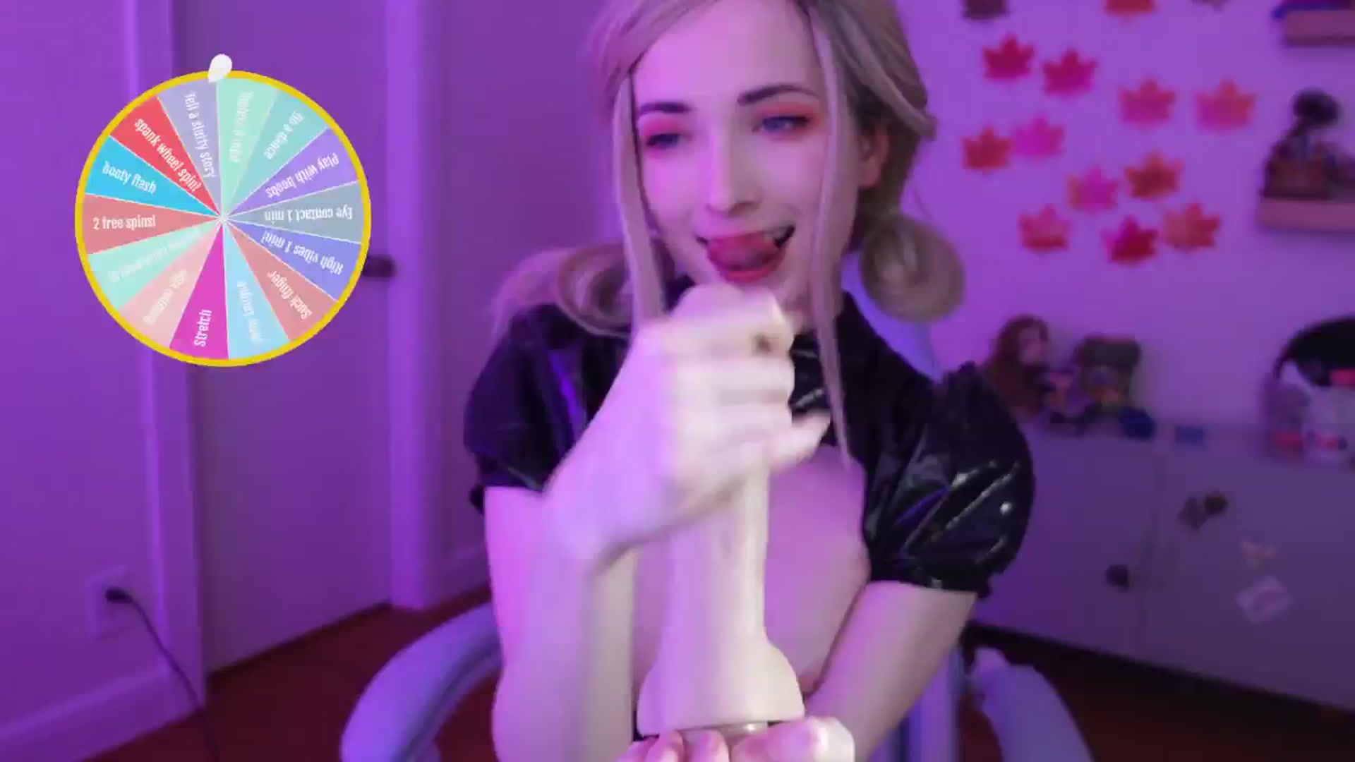Gallery image thumbnail from Lil_blueberry's myfreecams stream on, 11/18/2024, 02:32 image 6 of 20