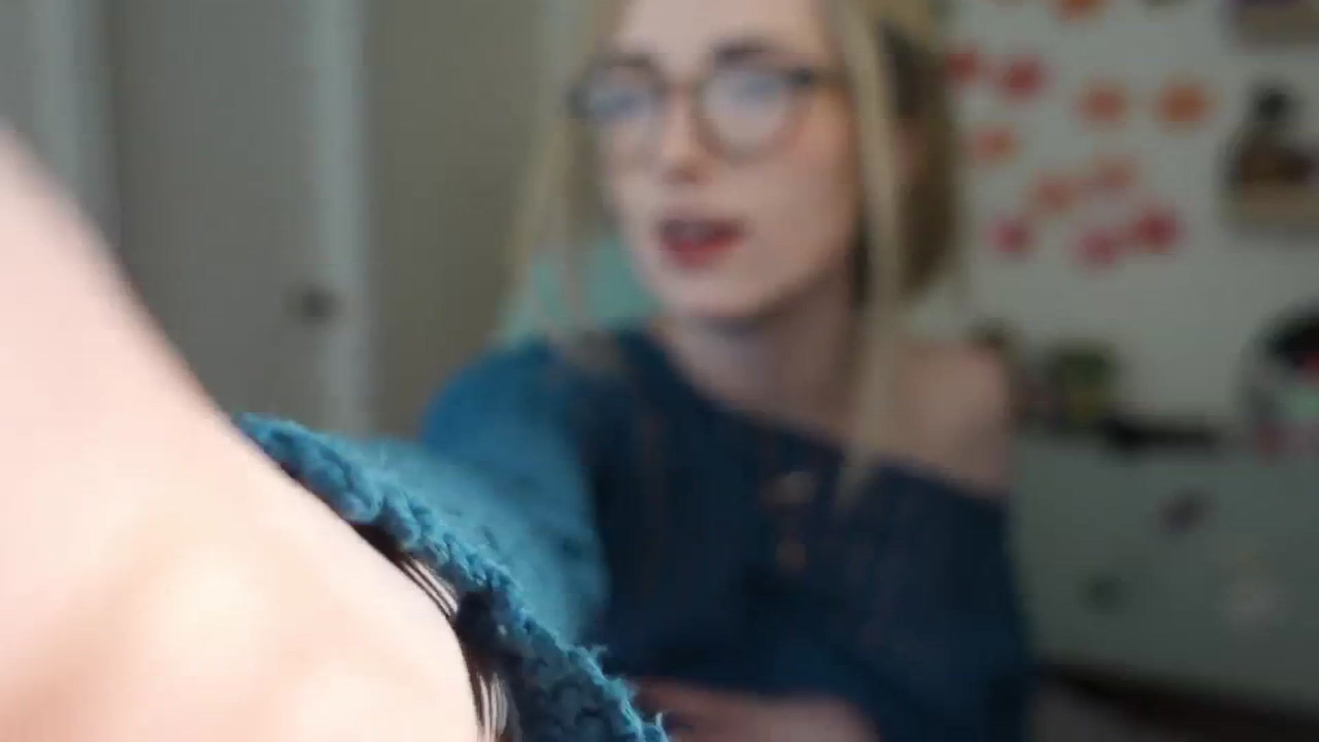 Gallery image thumbnail from Lil_blueberry's myfreecams stream on, 11/27/2024, 03:33 image 12 of 20