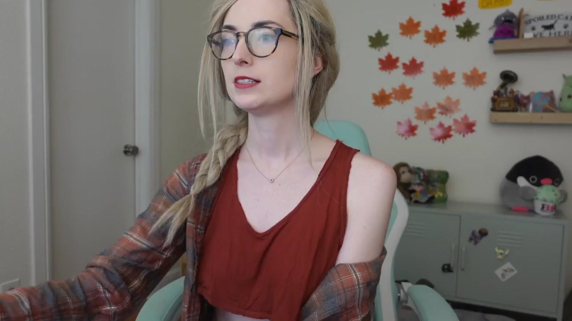 Gallery image thumbnail from Lil_blueberry's myfreecams stream on, 12/01/2024, 03:35 image 12 of 20