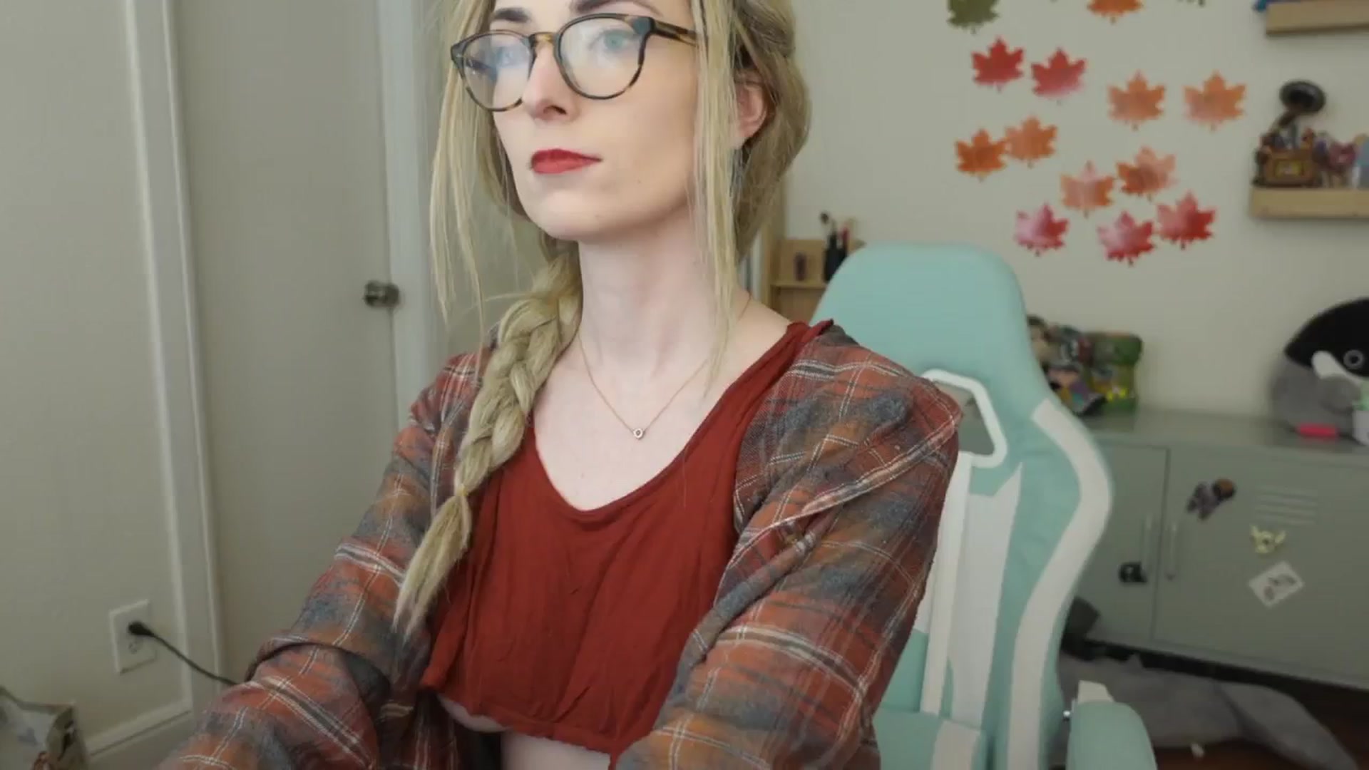 Gallery image thumbnail from Lil_blueberry's myfreecams stream on, 12/01/2024, 03:35 image 2 of 20