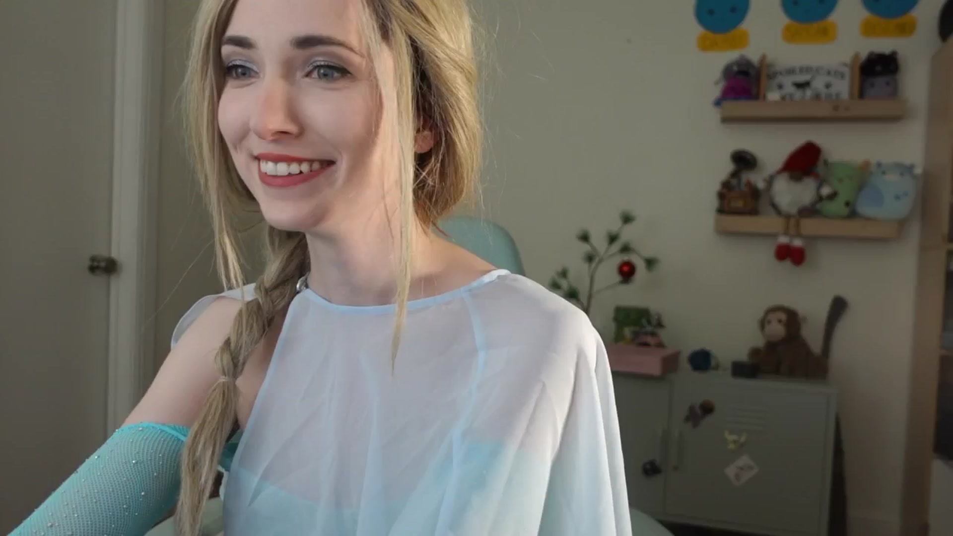 Gallery image thumbnail from Lil_blueberry's myfreecams stream on, 12/06/2024, 04:12 image 5 of 20