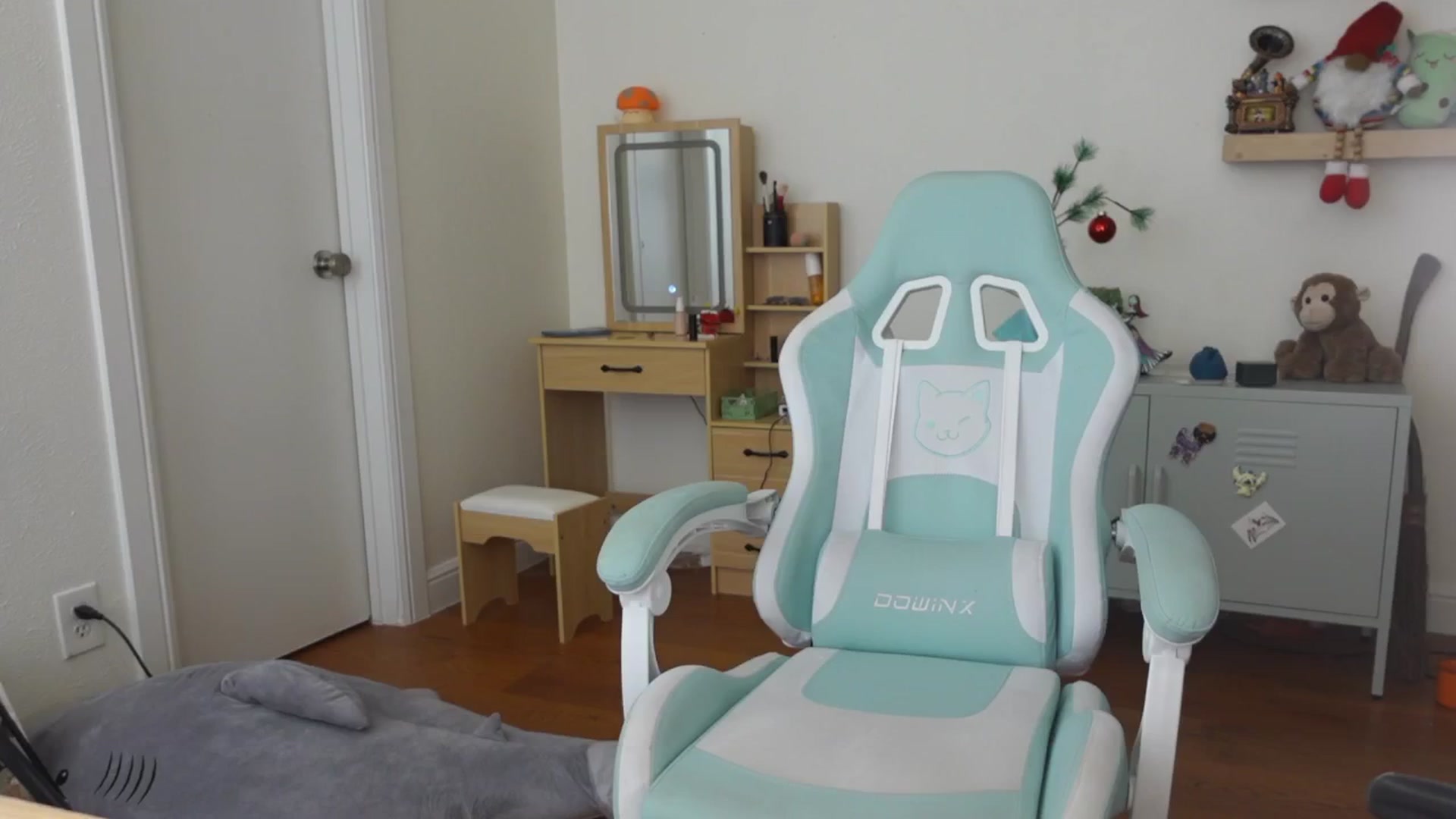 Gallery image thumbnail from Lil_blueberry's myfreecams stream on, 12/07/2024, 21:30 image 10 of 20