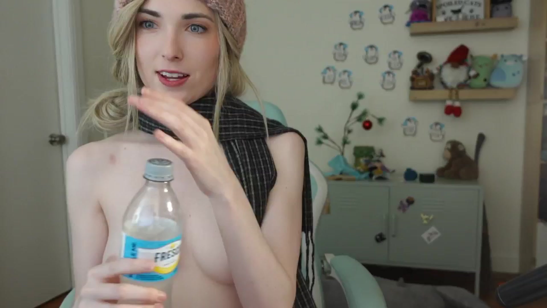 Gallery image thumbnail from Lil_blueberry's myfreecams stream on, 12/09/2024, 04:14 image 12 of 20