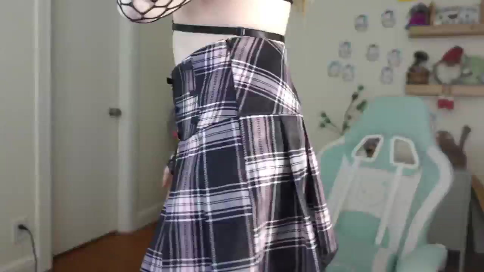 Gallery image thumbnail from Lil_blueberry's myfreecams stream on, 12/13/2024, 02:34 image 4 of 20