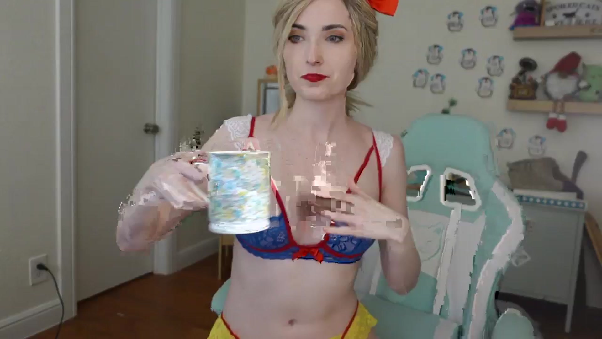 Gallery image thumbnail from Lil_blueberry's myfreecams stream on, 12/18/2024, 01:52 image 10 of 20