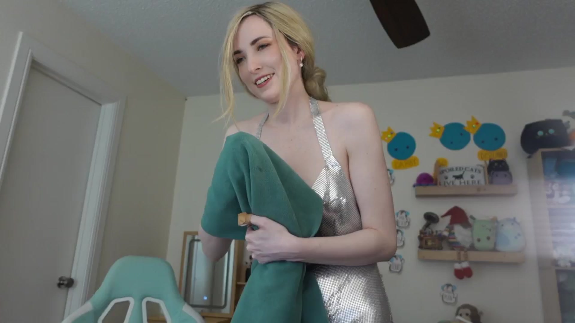 Gallery image thumbnail from Lil_blueberry's myfreecams stream on, 12/30/2024, 02:11 image 5 of 20
