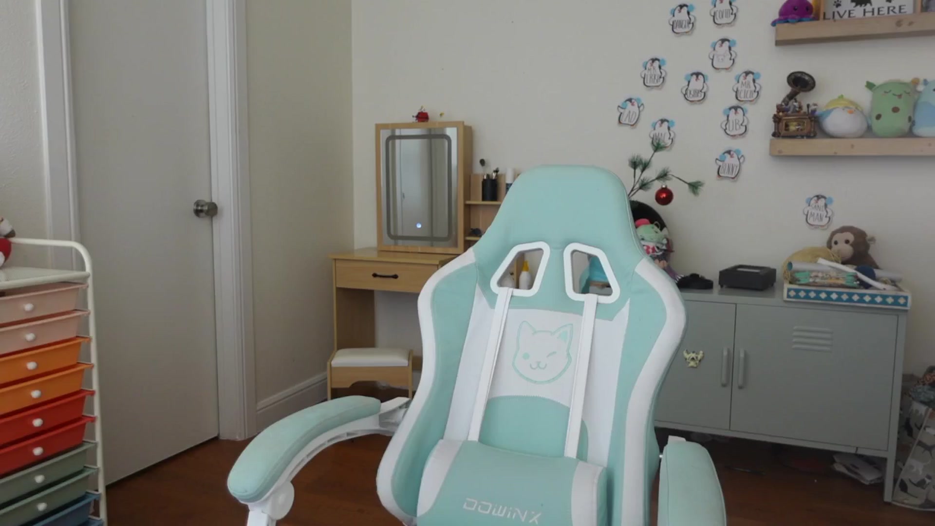Gallery image thumbnail from Lil_blueberry's myfreecams stream on, 12/31/2024, 02:39 image 7 of 20