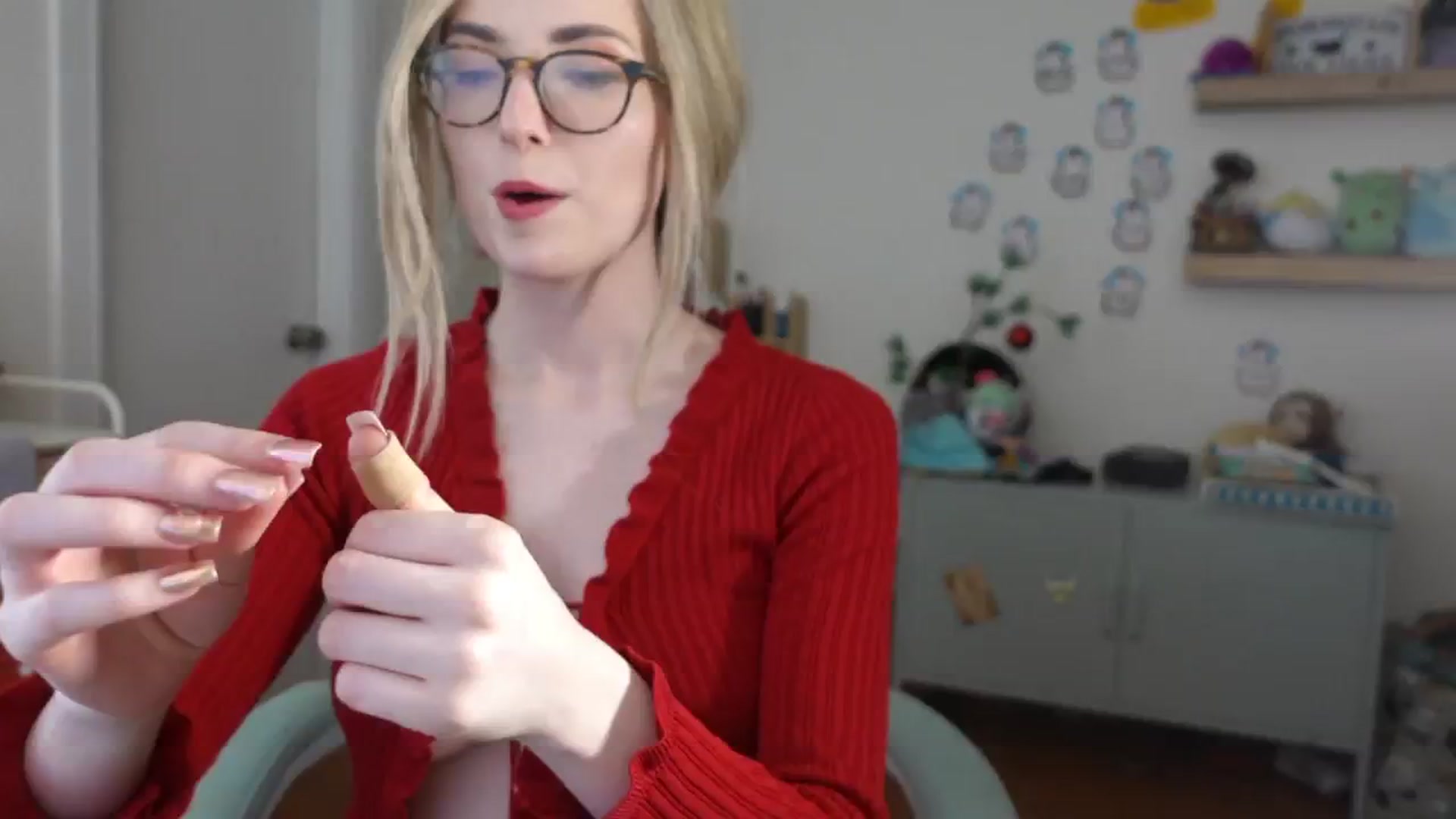 Gallery image thumbnail from Lil_blueberry's myfreecams stream on, 12/31/2024, 03:39 image 9 of 20
