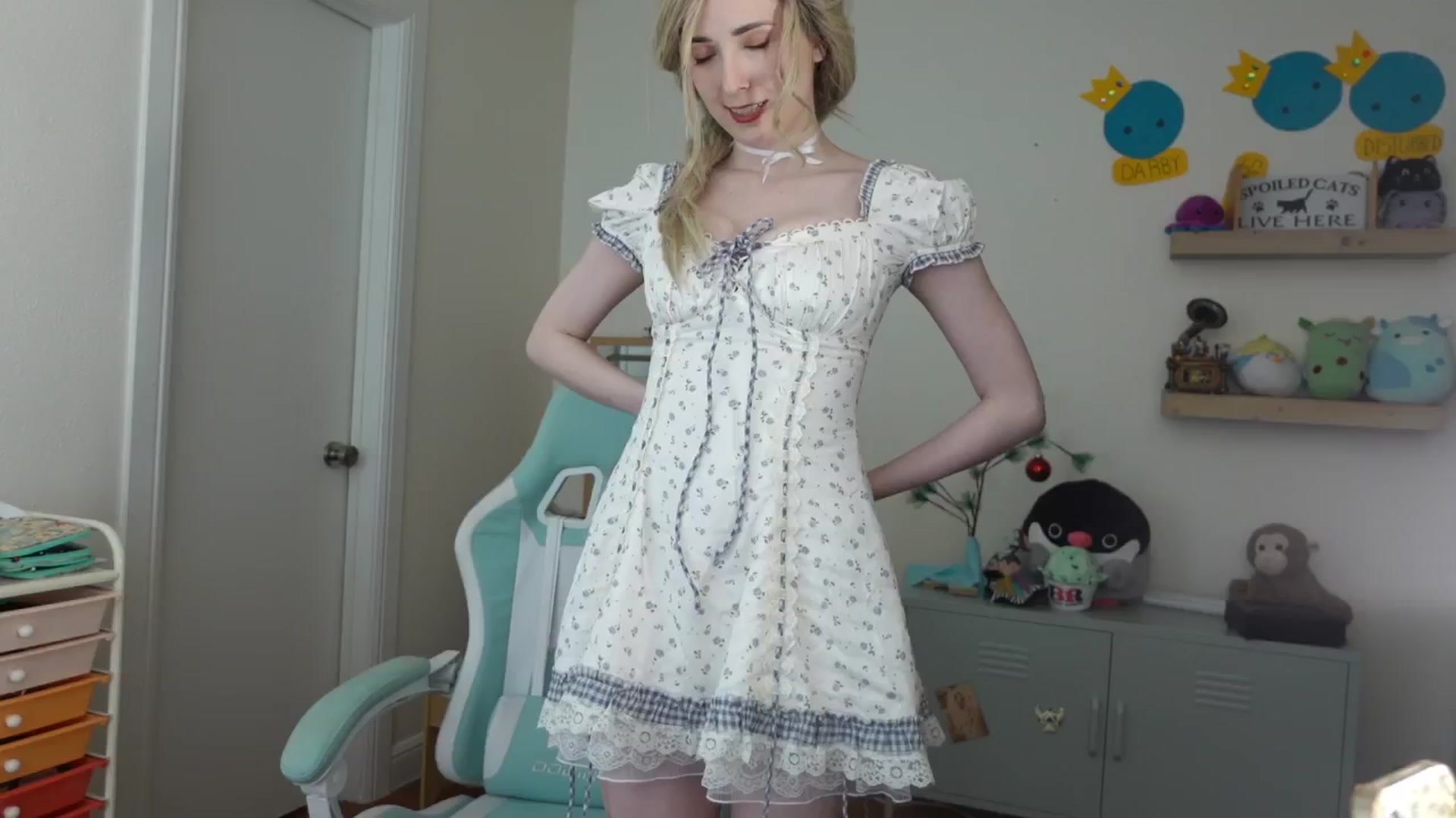 Gallery image thumbnail from Lil_blueberry's myfreecams stream on, 01/03/2025, 04:19 image 1 of 20