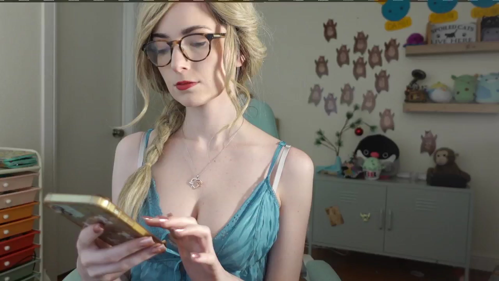 Gallery image thumbnail from Lil_blueberry's myfreecams stream on, 01/04/2025, 20:46 image 1 of 20