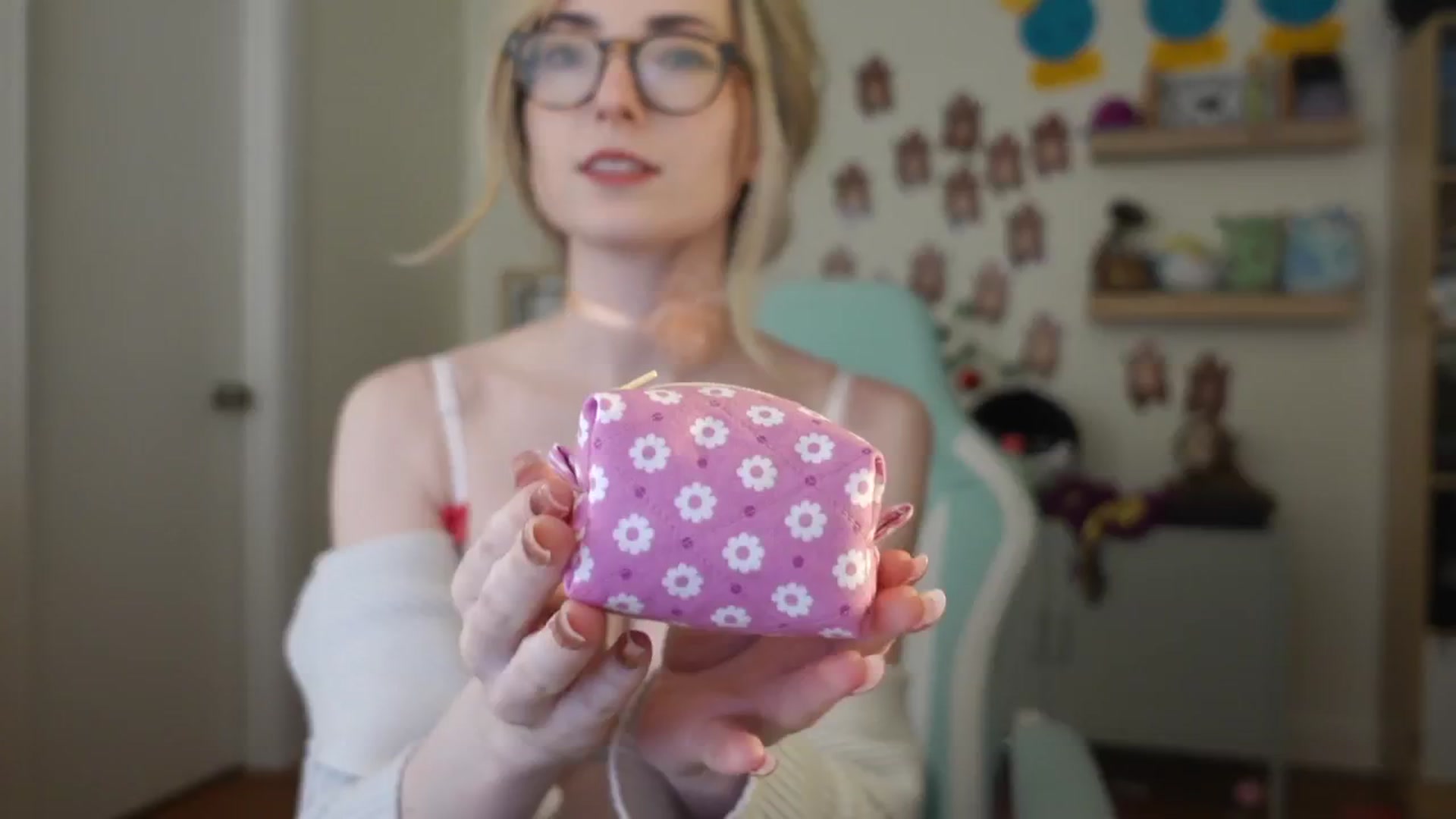 Gallery image thumbnail from Lil_blueberry's myfreecams stream on, 01/09/2025, 02:24 image 17 of 20