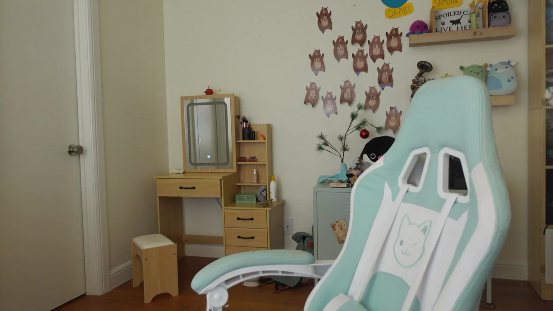 Gallery image thumbnail from Lil_blueberry's myfreecams stream on, 01/10/2025, 04:40 image 9 of 20