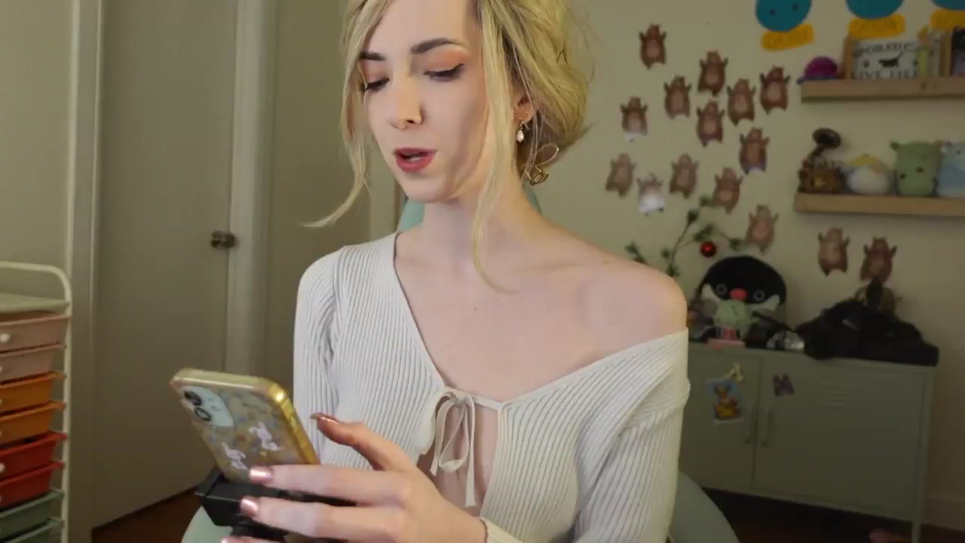 Gallery image thumbnail from Lil_blueberry's myfreecams stream on, 01/10/2025, 04:40 image 14 of 20
