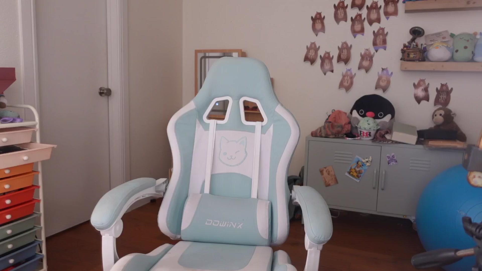 Gallery image thumbnail from Lil_blueberry's myfreecams stream on, 01/20/2025, 02:33 image 18 of 20