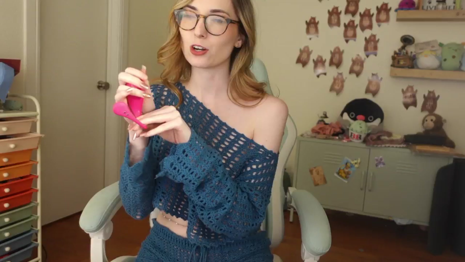 Gallery image thumbnail from Lil_blueberry's myfreecams stream on, 01/22/2025, 04:22 image 17 of 20