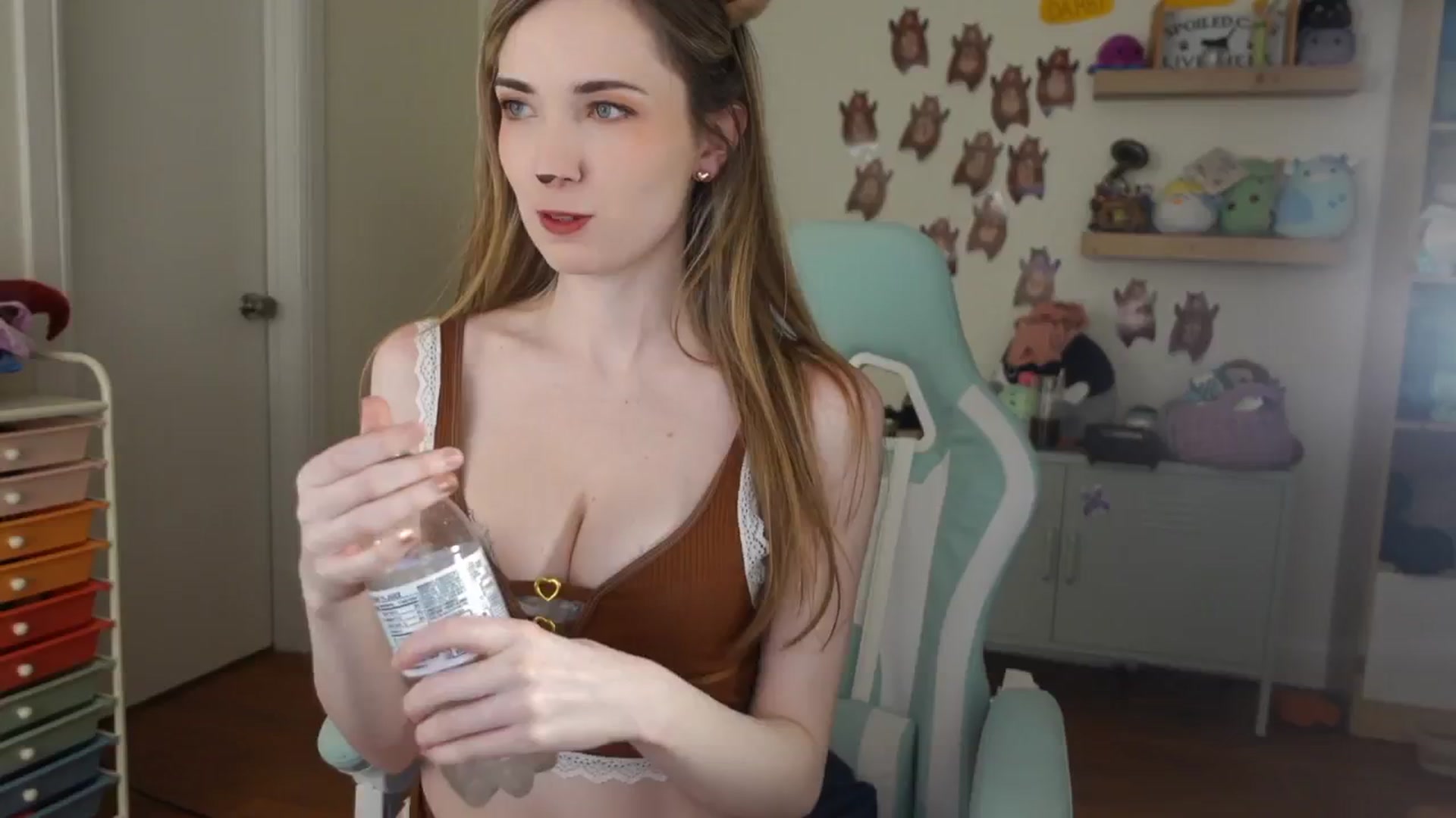 Gallery image thumbnail from Lil_blueberry's myfreecams stream on, 01/29/2025, 01:55 image 13 of 20