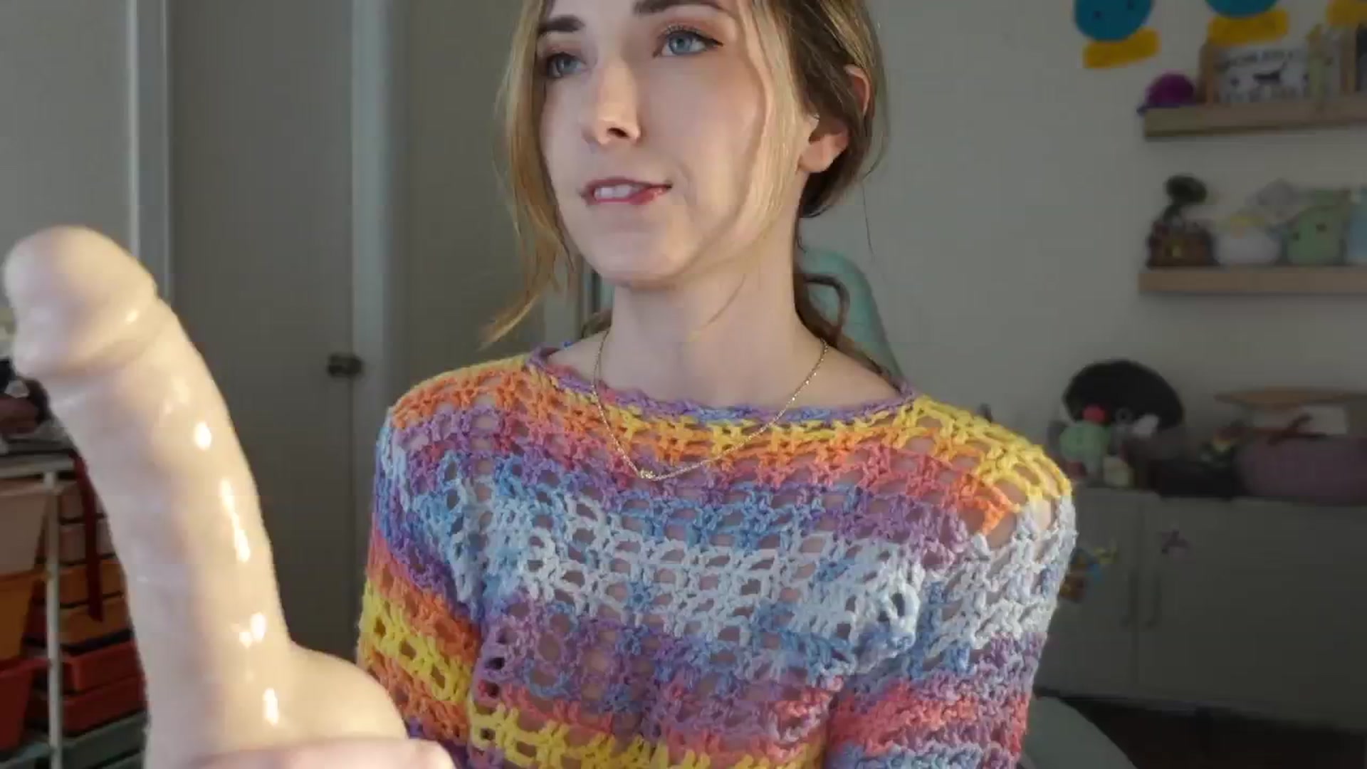 Gallery image thumbnail from Lil_blueberry's myfreecams stream on, 02/05/2025, 03:45 image 15 of 20