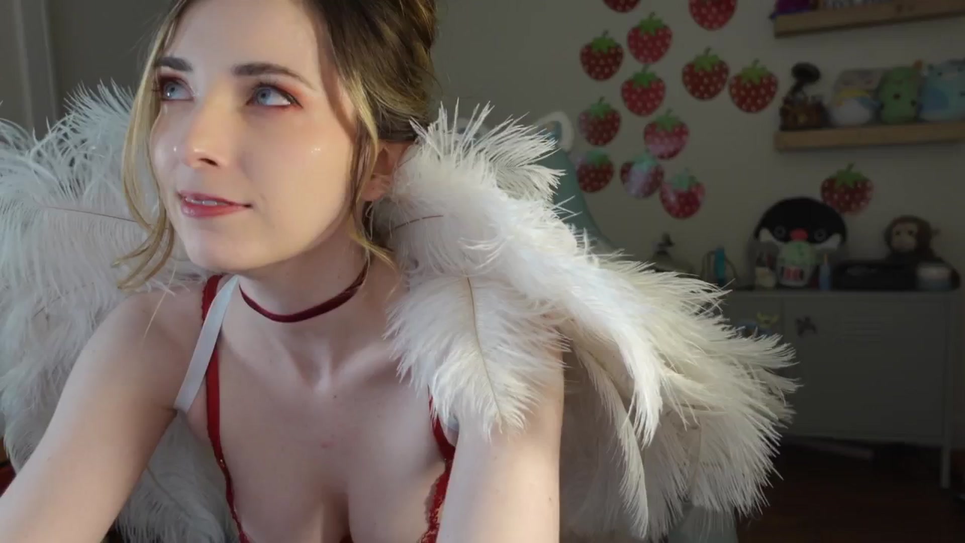 Gallery image thumbnail from Lil_blueberry's myfreecams stream on, 02/13/2025, 04:17 image 8 of 20