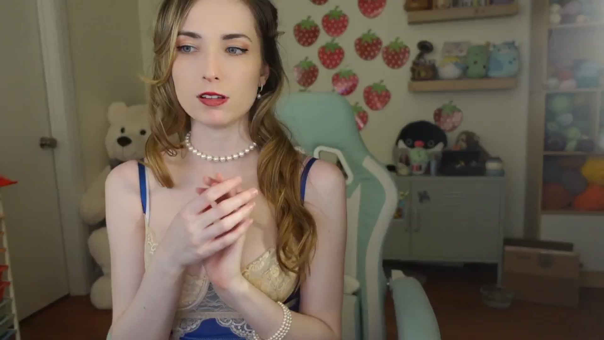 Gallery image thumbnail from Lil_blueberry's myfreecams stream on, 02/26/2025, 04:19 image 17 of 20