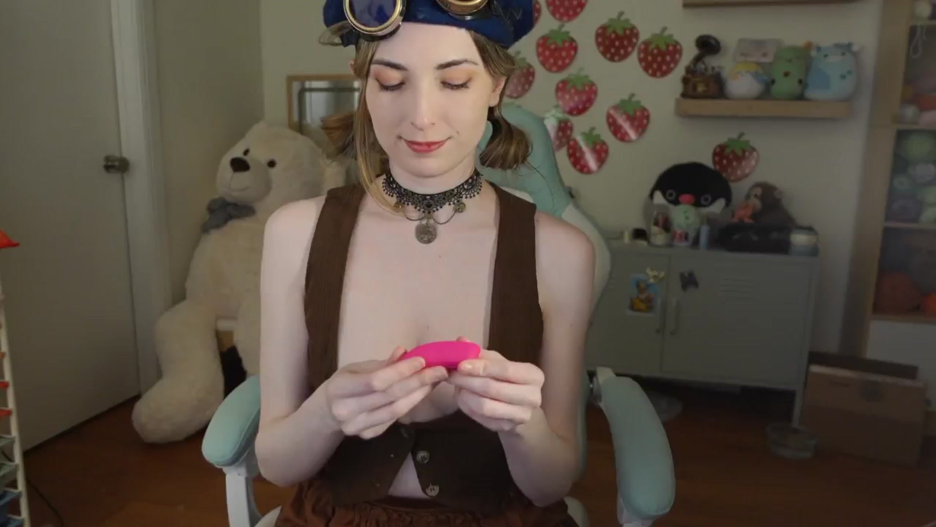 Gallery image thumbnail from Lil_blueberry's myfreecams stream on, 02/27/2025, 04:21 image 18 of 20