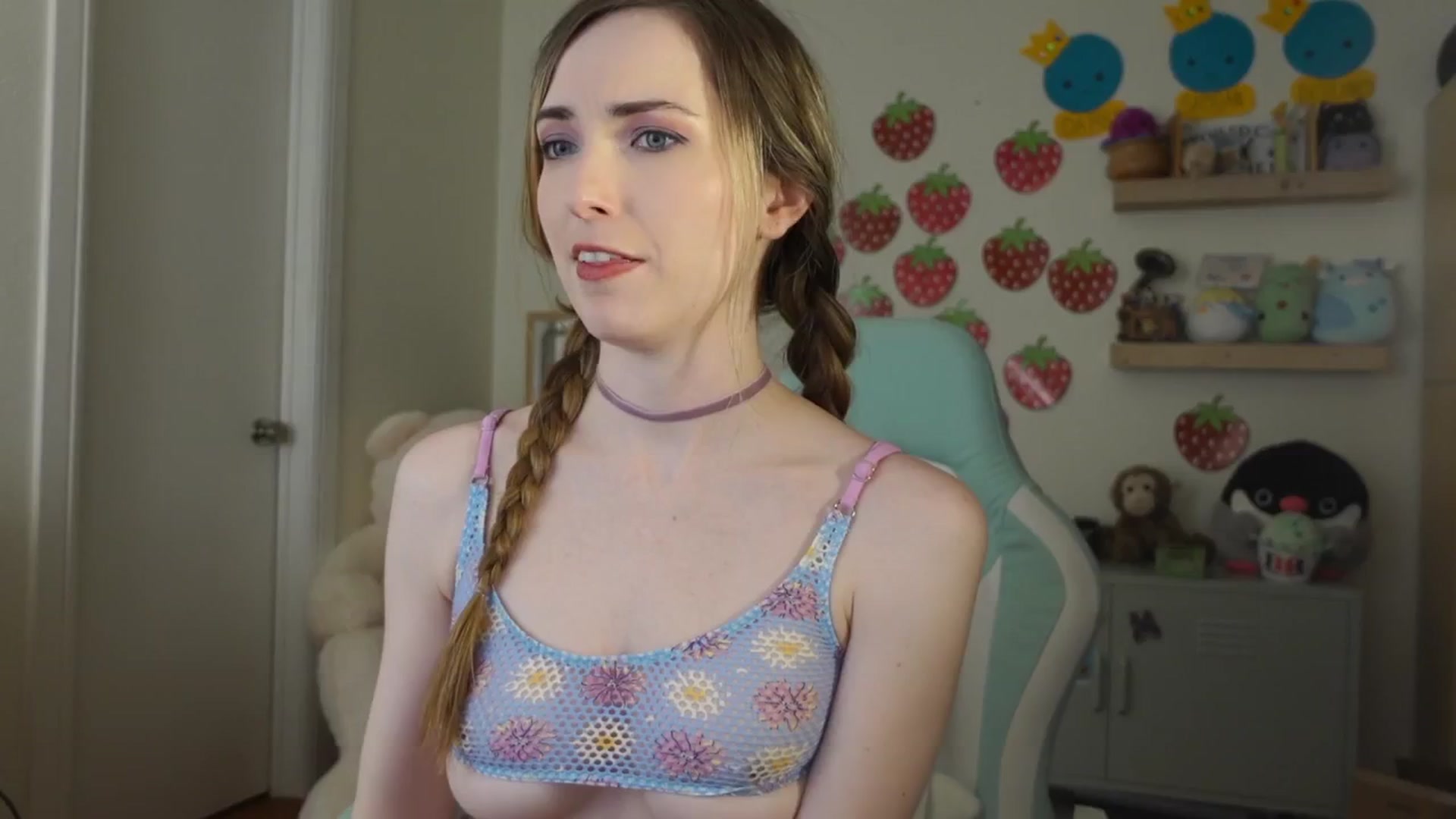 Gallery image thumbnail from Lil_blueberry's myfreecams stream on, 02/28/2025, 04:52 image 10 of 20