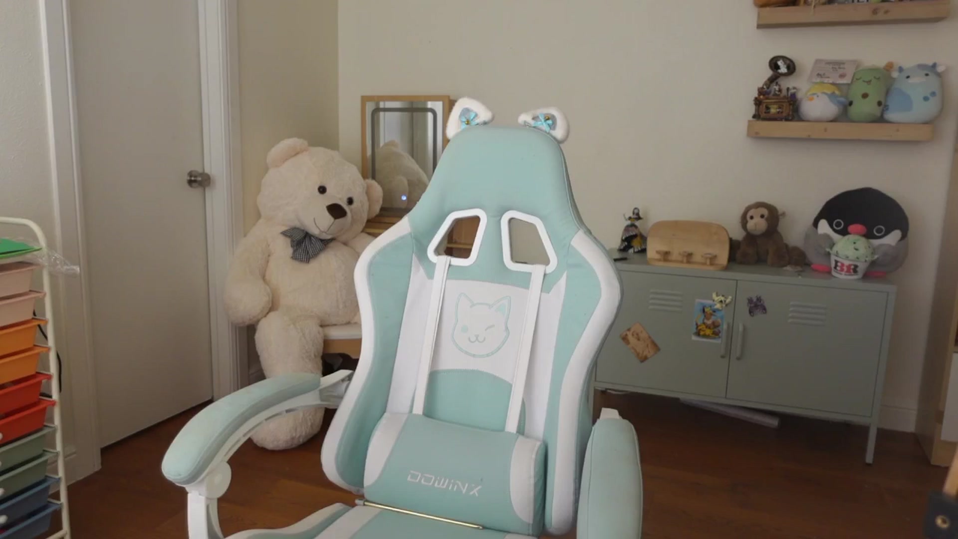 Gallery image thumbnail from Lil_blueberry's myfreecams stream on, 03/06/2025, 03:49 image 19 of 20