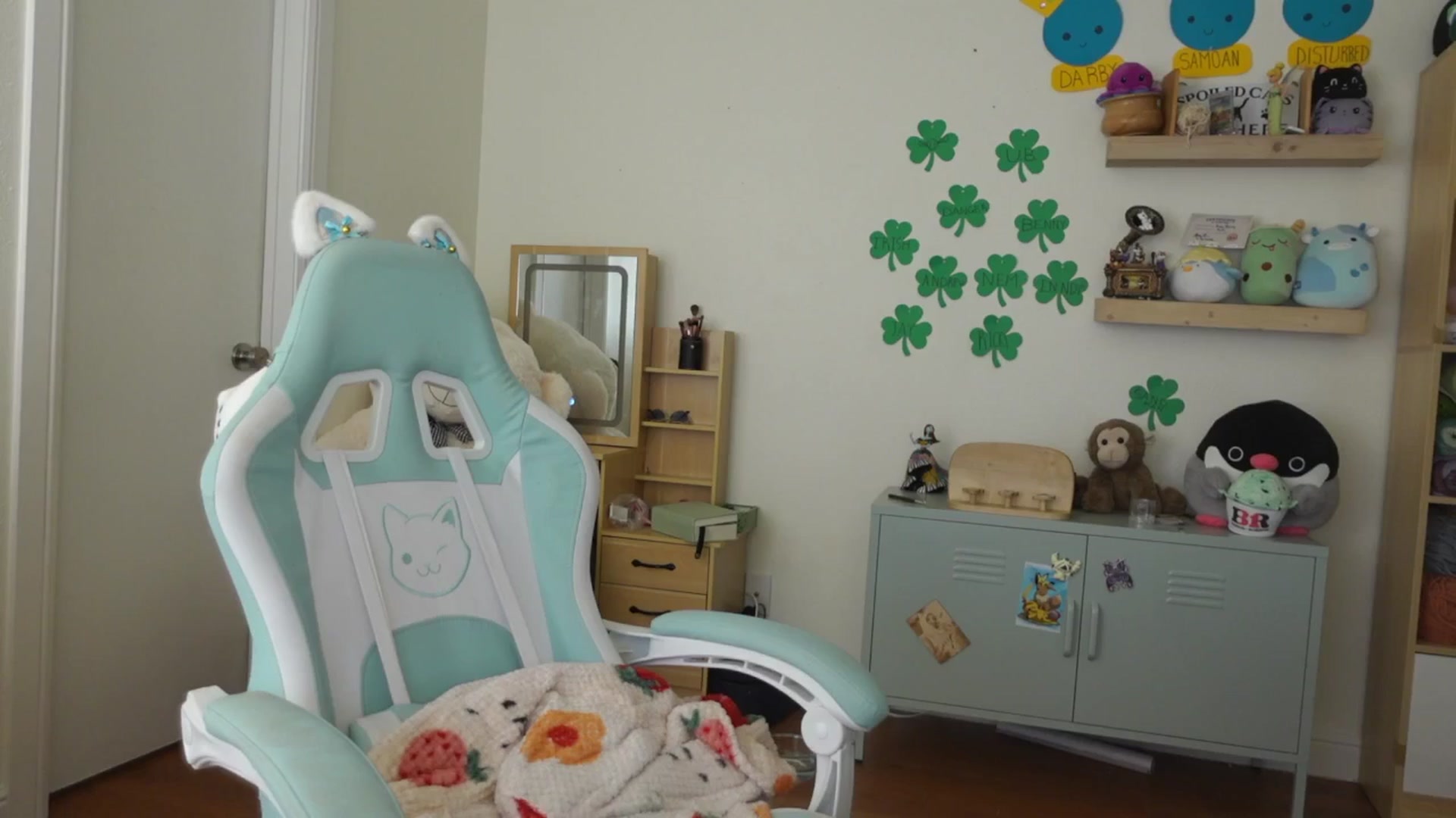 Gallery image thumbnail from Lil_blueberry's myfreecams stream on, 03/08/2025, 21:39 image 14 of 20
