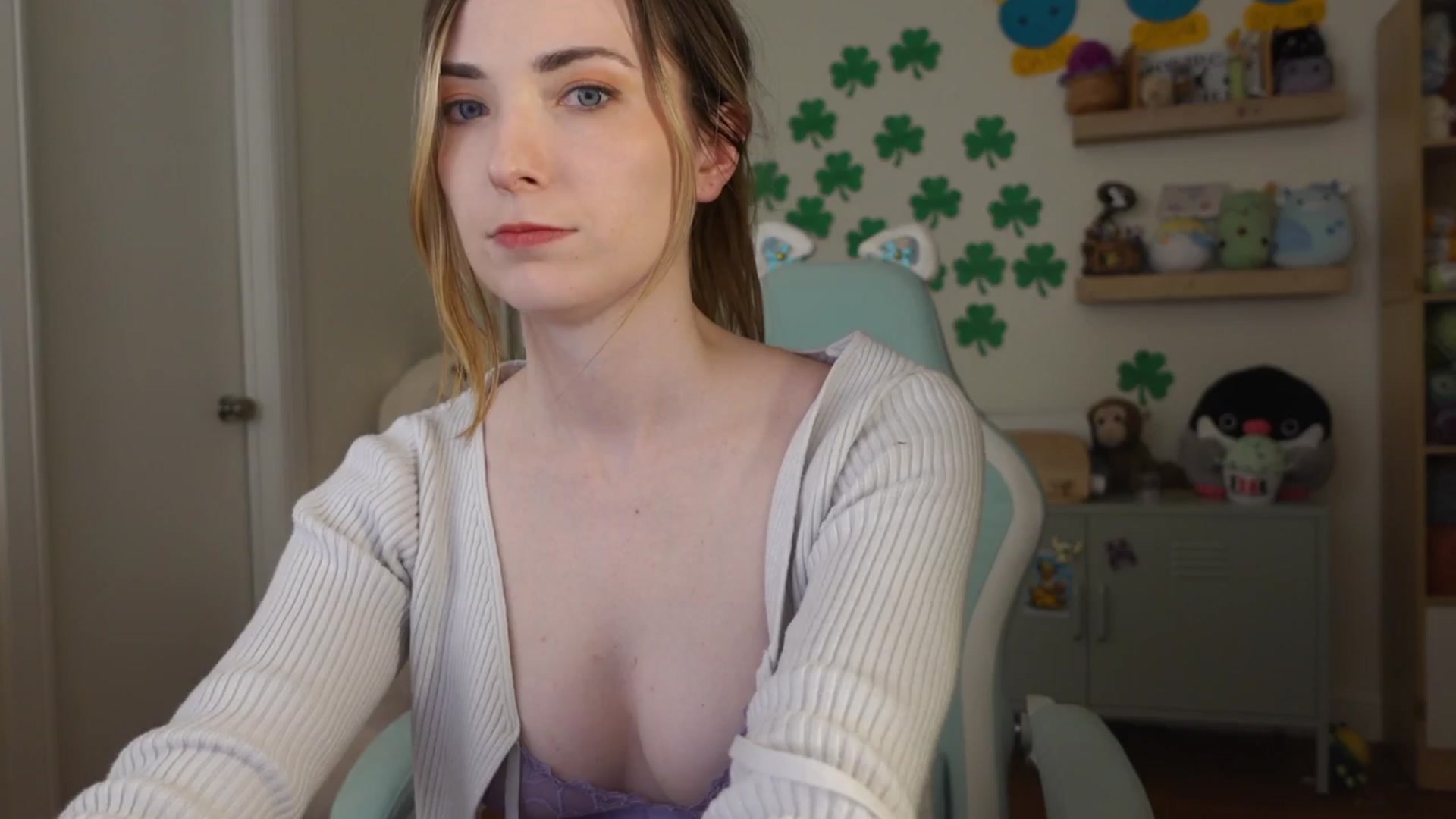 Gallery image thumbnail from Lil_blueberry's myfreecams stream on, 03/12/2025, 03:18 image 16 of 20