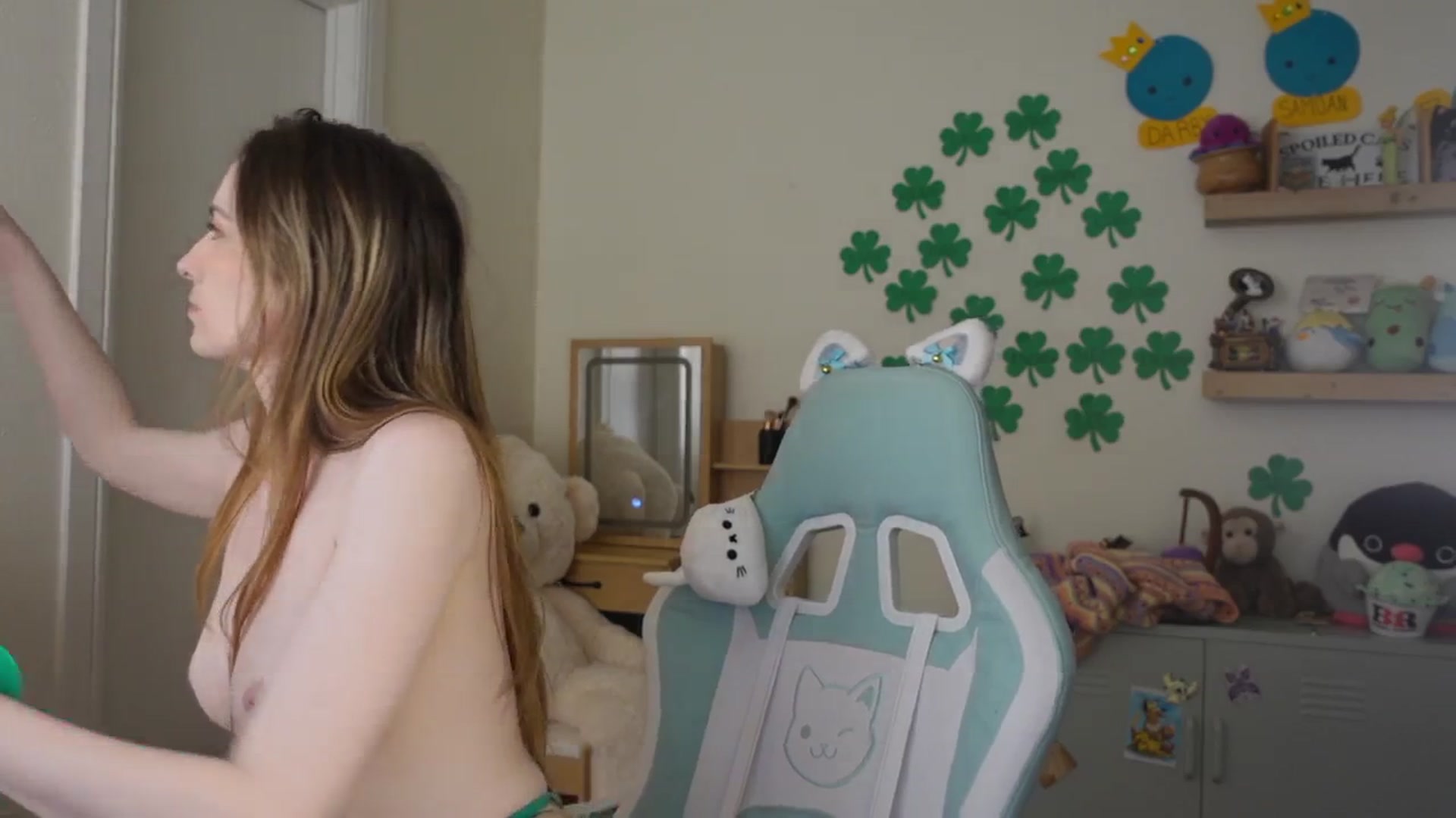 Gallery image thumbnail from Lil_blueberry's myfreecams stream on, 03/18/2025, 02:18 image 19 of 20