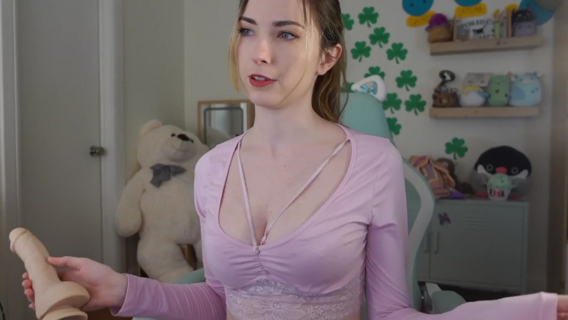 Gallery image thumbnail from Lil_blueberry's myfreecams stream on, 03/22/2025, 19:49 image 9 of 20
