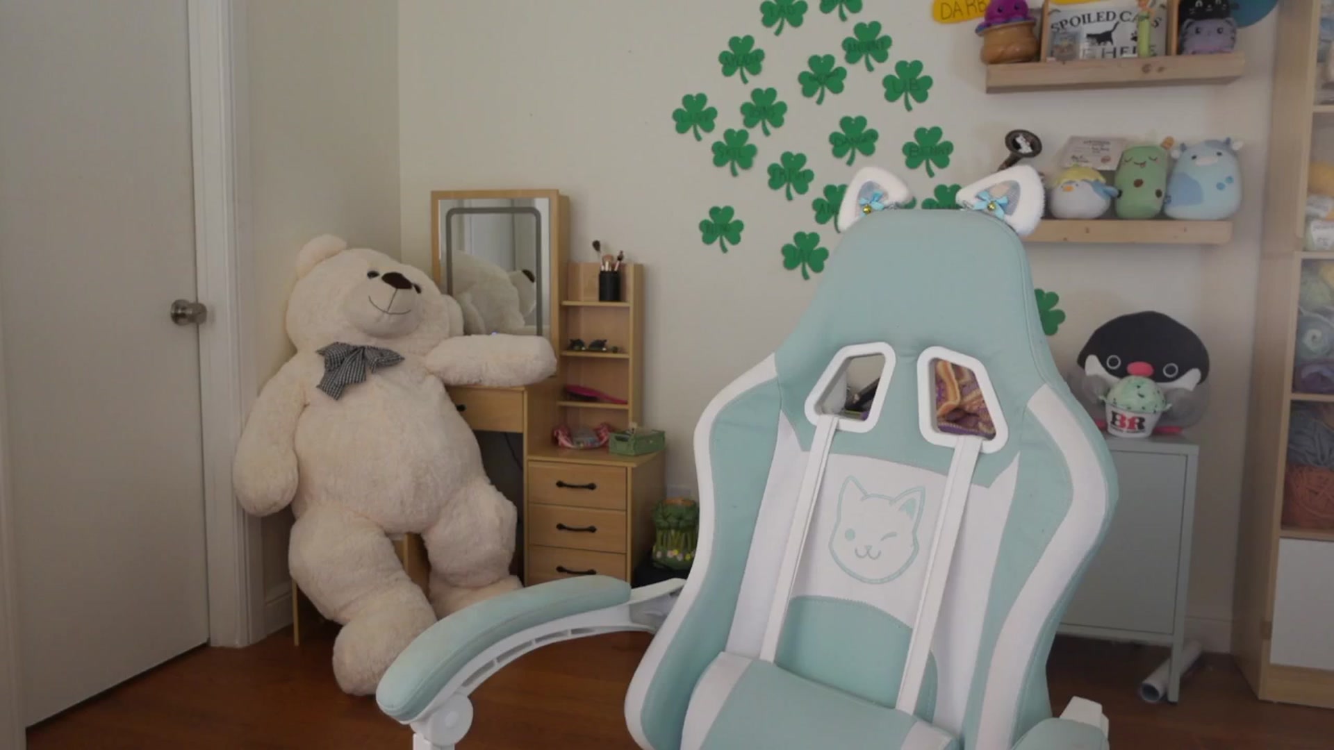 Gallery image thumbnail from Lil_blueberry's myfreecams stream on, 03/22/2025, 19:49 image 13 of 20