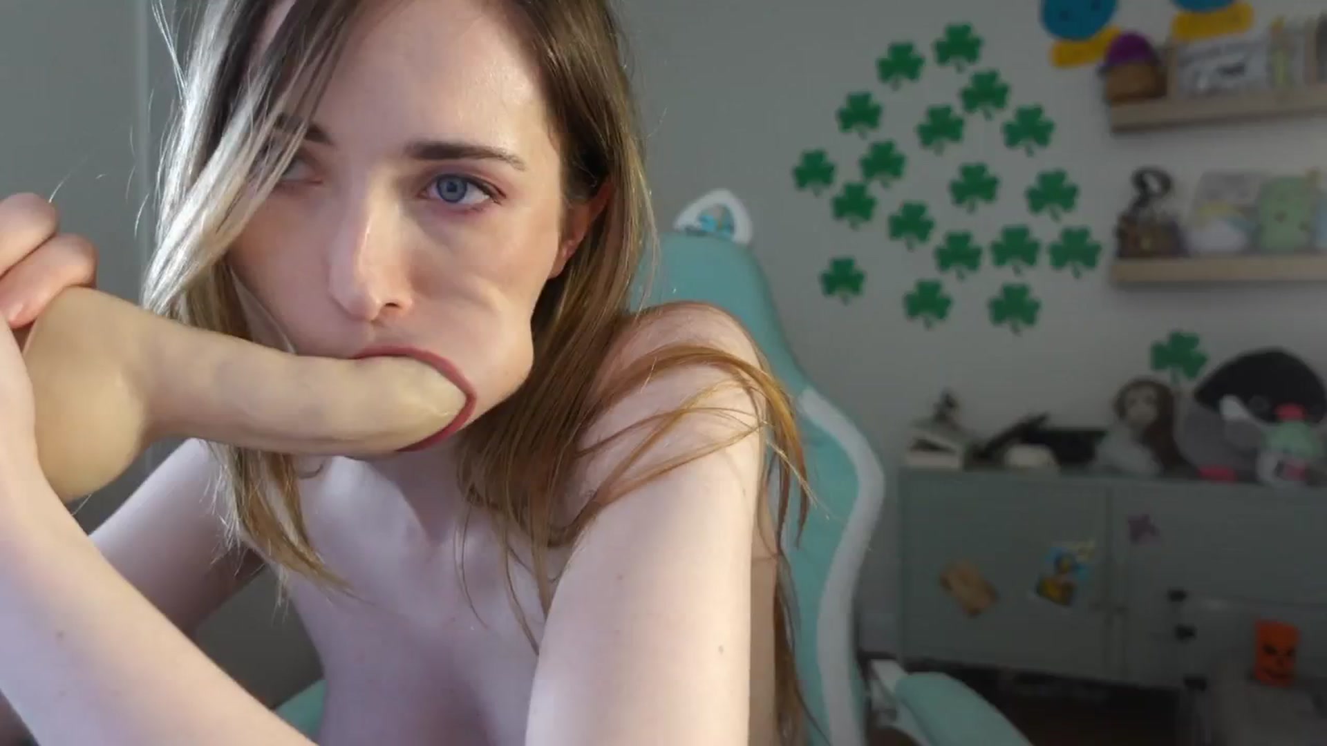 Gallery image thumbnail from Lil_blueberry's myfreecams stream on, 03/31/2025, 03:08 image 8 of 20
