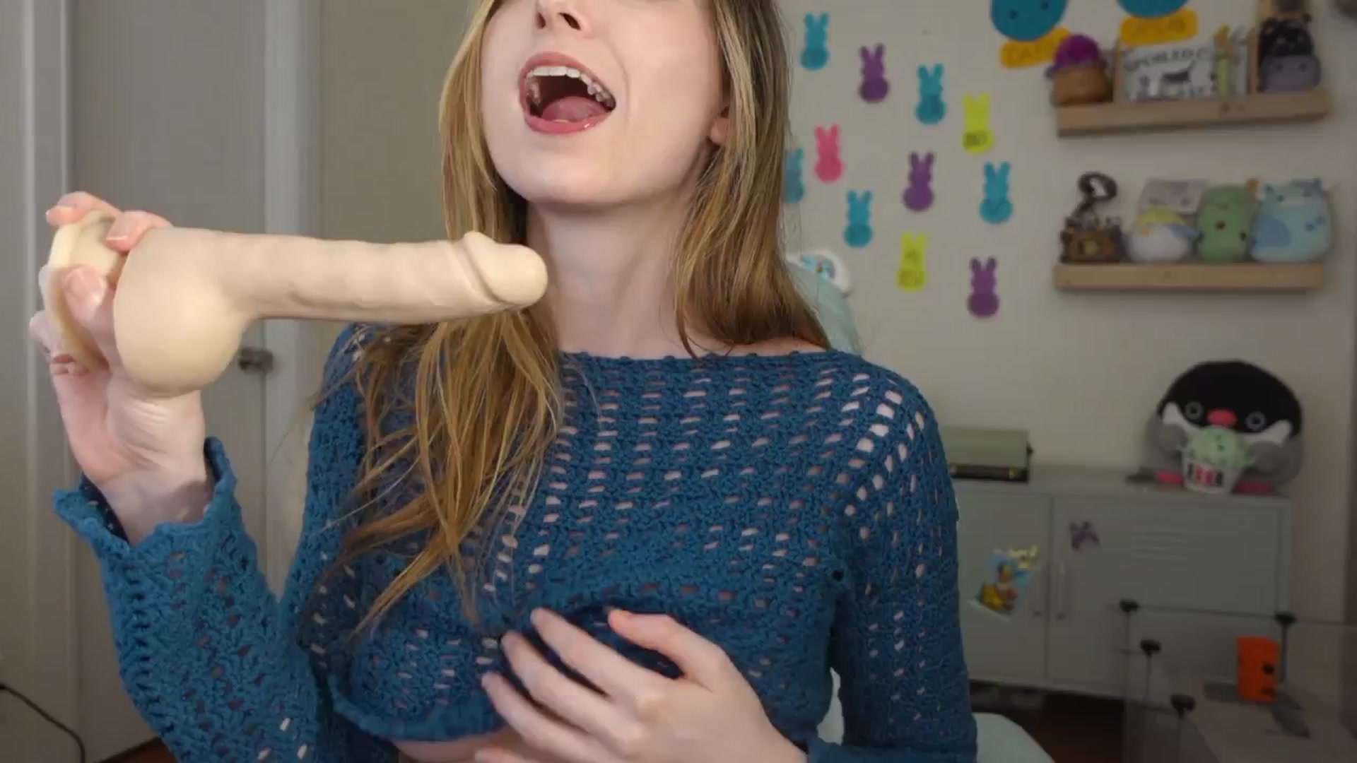 Gallery image thumbnail from Lil_blueberry's myfreecams stream on, 04/09/2025, 03:07 image 18 of 20