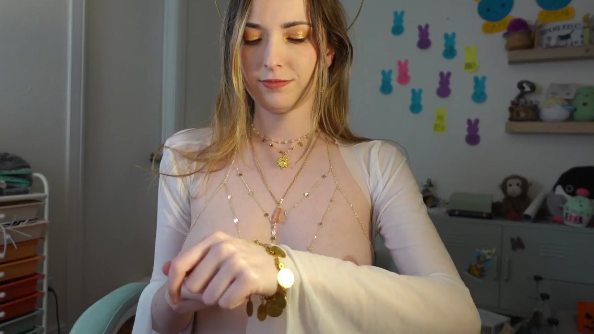 Gallery image thumbnail from Lil_blueberry's myfreecams stream on, 04/14/2025, 01:33 image 18 of 20