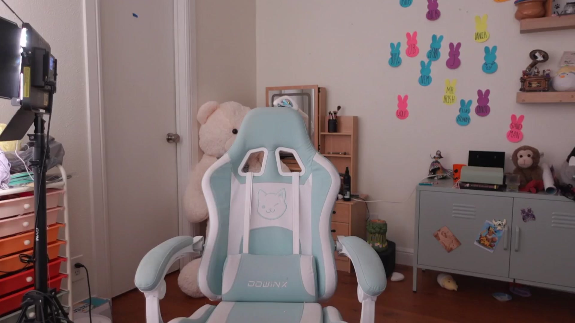 Gallery image thumbnail from Lil_blueberry's myfreecams stream on, 04/23/2025, 02:45 image 2 of 20
