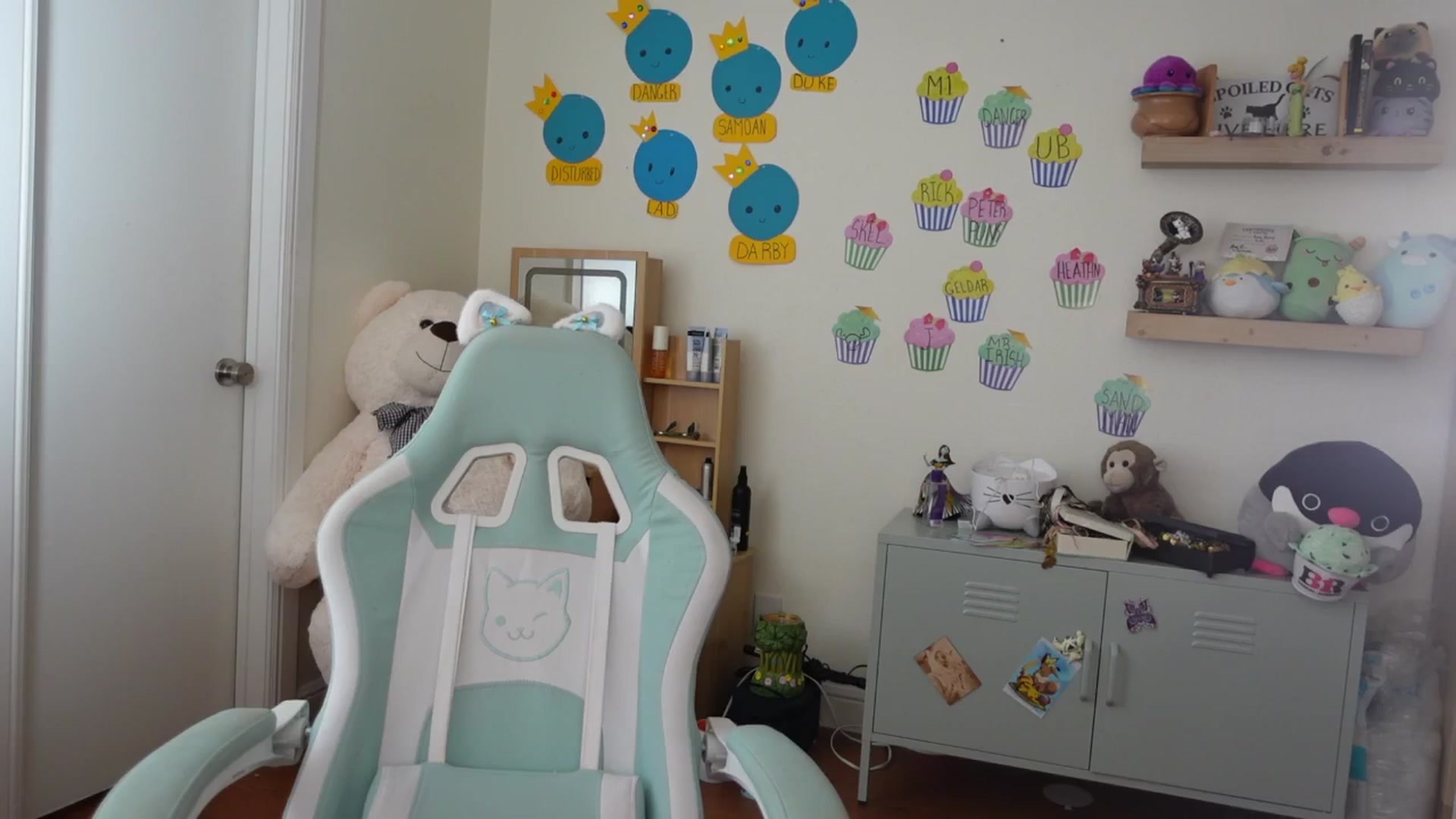 Gallery image thumbnail from Lil_blueberry's myfreecams stream on, 05/06/2025, 03:04 image 1 of 20