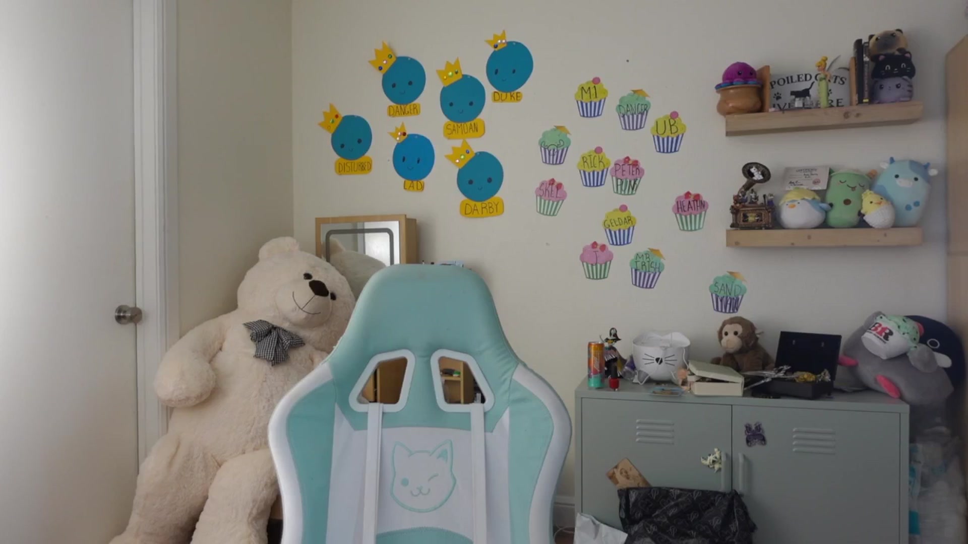Gallery image thumbnail from Lil_blueberry's myfreecams stream on, 05/10/2025, 22:01 image 17 of 20
