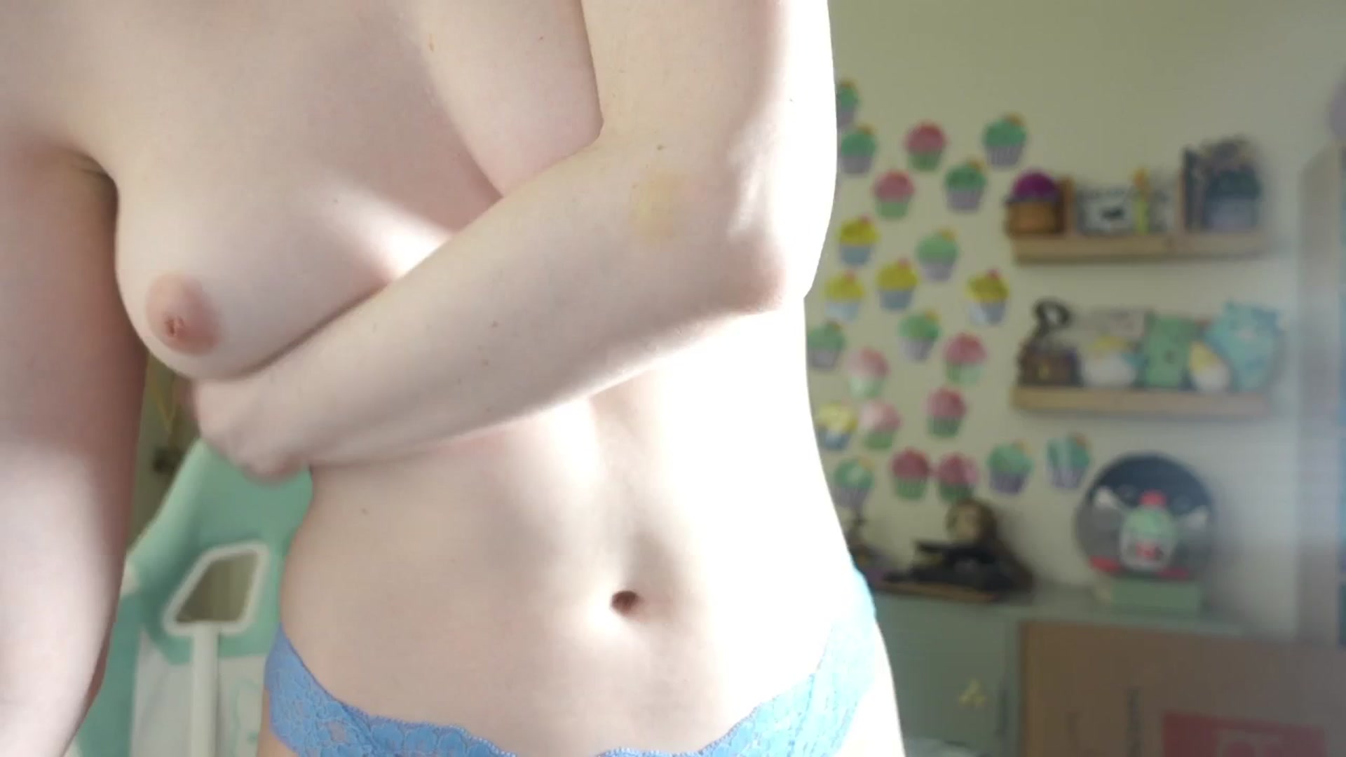 Gallery image thumbnail from Lil_blueberry's myfreecams stream on, 05/15/2025, 02:24 image 15 of 20